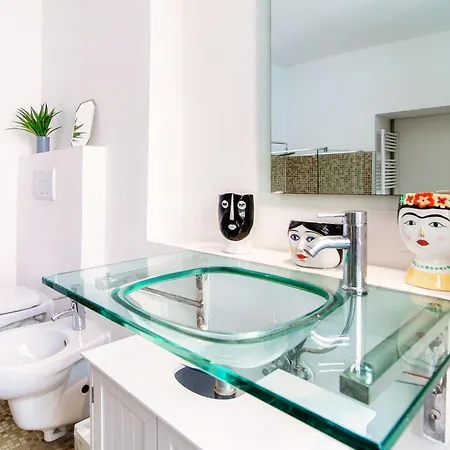 Апартаменты Joivy Cosy 4-bed Near Duomo Di *